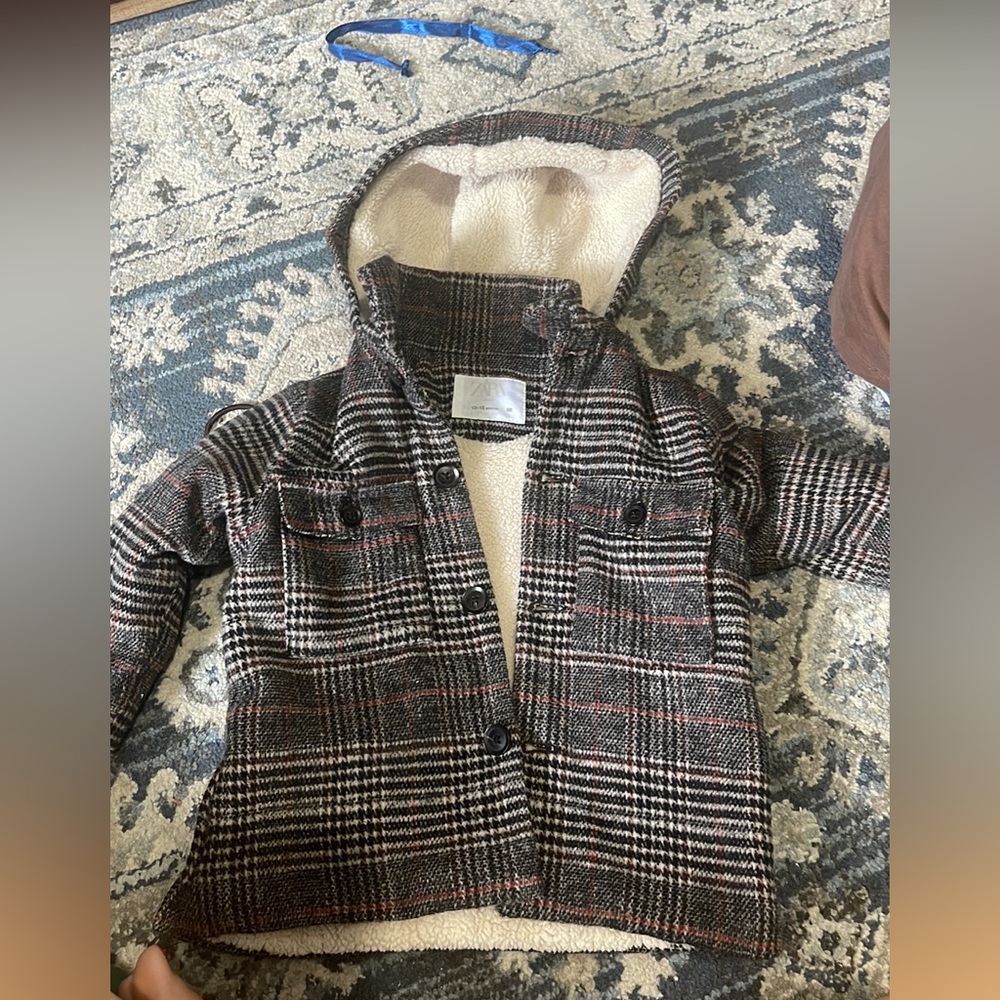 Zara unisex just like in the picture